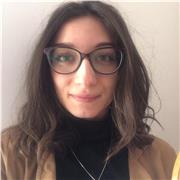 Offre ripetizioni a studenti di scuole superiori e scuole medie.